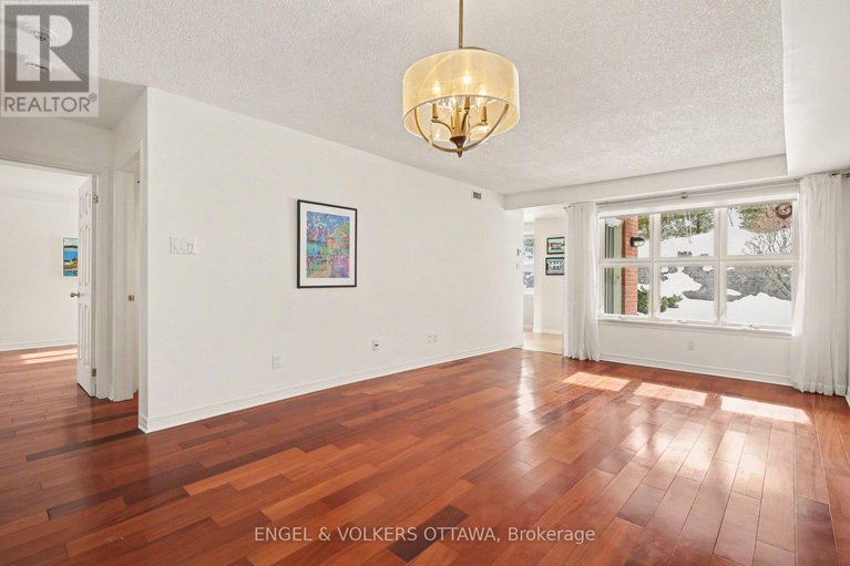 29383001/203-120-darlington-private/hunt-clubwestern-community/ottawa/ontario/K1V0X5_11