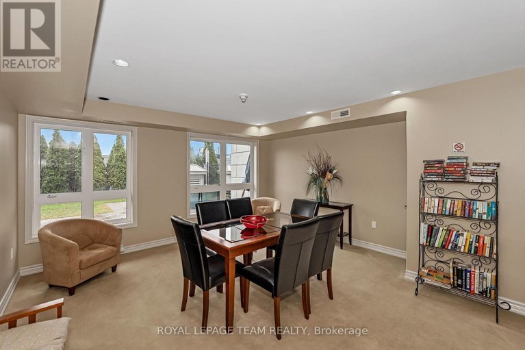 29030481/206-14-norice-street/meadowlandscrestview/ottawa/ontario/K2G2X4_23