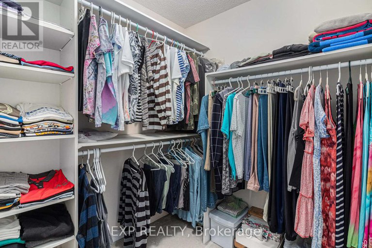 29215208/7-forestglade-crescent/hunt-club-park/ottawa/ontario/K1G5X3_23