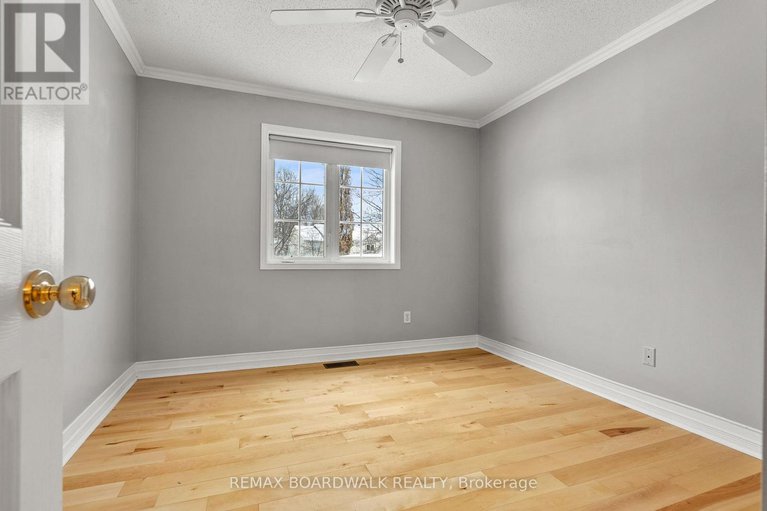29251894/42-college-circle/castle-heights/ottawa/ontario/K1K4R8_31