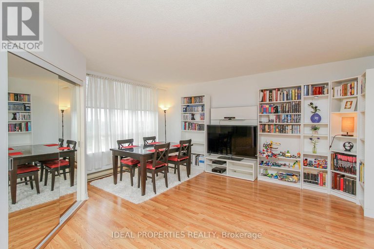 28573644/809-100-grant-carman-drive/borden-farmstewart-farmcarleton-heightsparkwood-hills/ottawa/ontario/K2E8B8_15