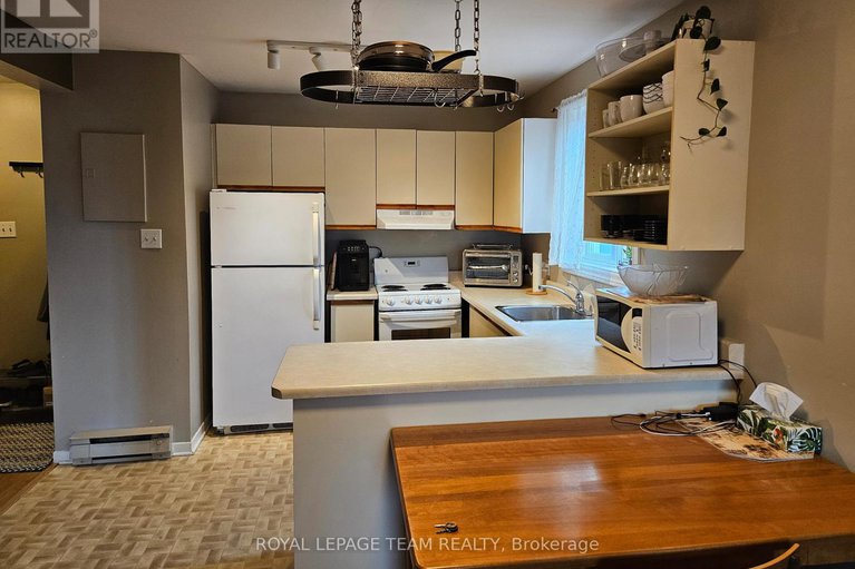 28898191/5-522-riverdale-avenue-n/old-ottawa-south/ottawa/ontario/K1S1S5_12