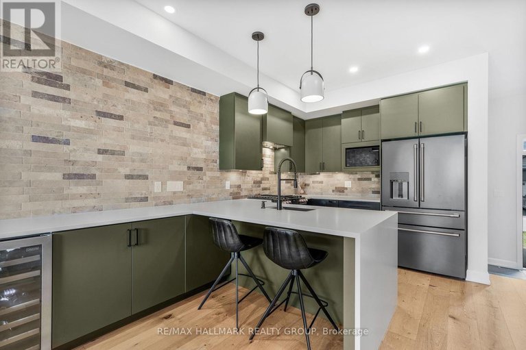 28711470/404-premiere-lane/town-of-rockland/clarence-rockland/ontario/K4K0M7_8