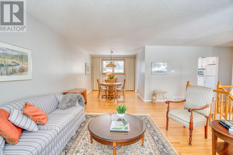 29414464/1858-sharel-drive/urbandale-acres/ottawa/ontario/K1H6W4_7