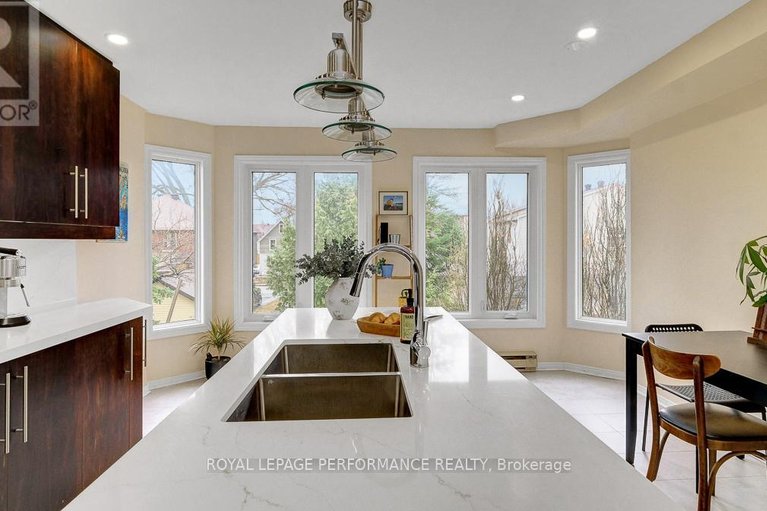 29619471/2d-4-columbus-avenue/overbrook/ottawa/ontario/K1K1R3_9