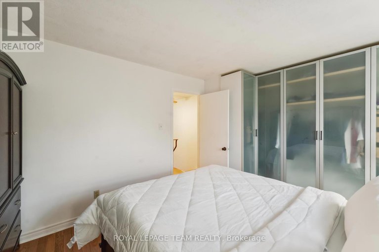 28512165/6351-st-louis-drive/hiawatha-parkconvent-glen/ottawa/ontario/K1C2X9_28