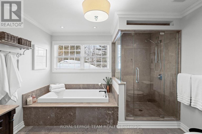 29403241/5557-pettapiece-crescent/manotick-village-manotick-estates/ottawa/ontario/K4M1C5_31