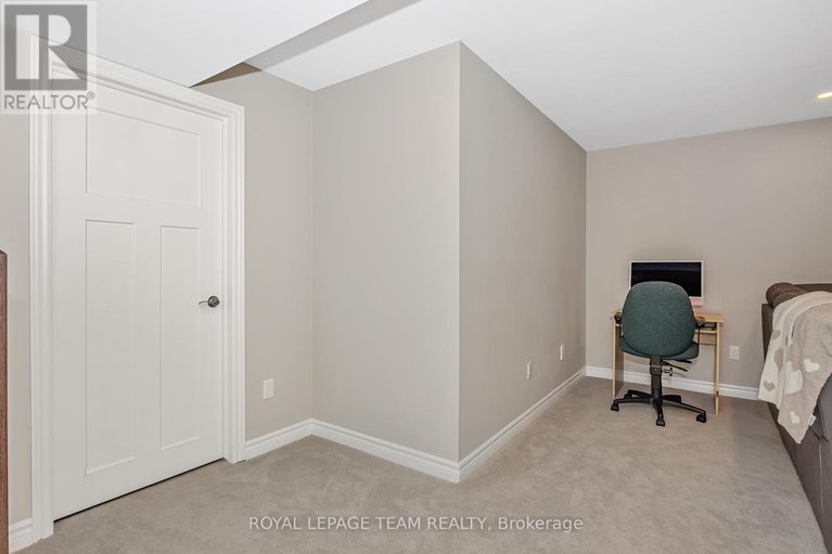 28564716/526-edenwylde-drive/remainder-of-stittsville-area/ottawa/ontario/K2S2K4_37
