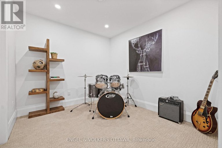 28143223/350-cunningham-avenue/alta-vistafaircrest-heights/ottawa/ontario/K1H6B4_30