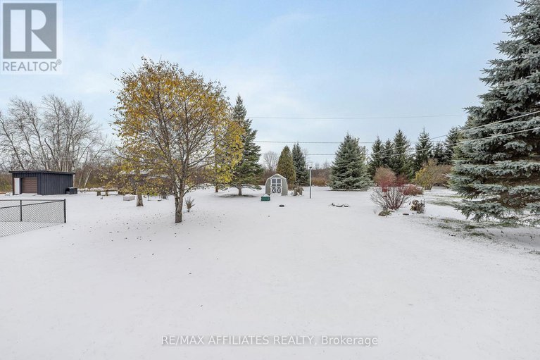 29099870/11-grove-street/iroquois/south-dundas/ontario/K0E1K0_35