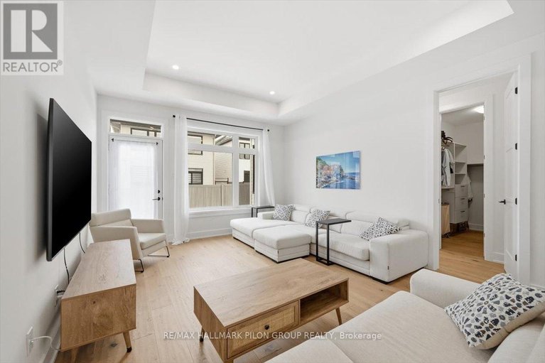 29474448/296-cornice-street/mer-bleuebradley-estatesanderson-park/ottawa/ontario/K1W0R4_9