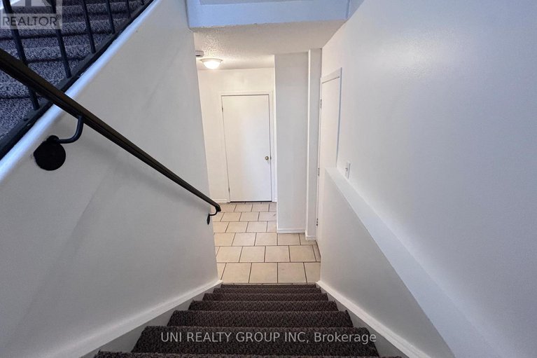 29032886/2064-eric-crescent/pineview/ottawa/ontario/K1B4P4_32