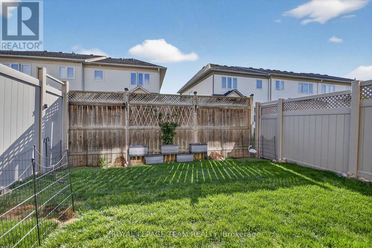 29092762/245-garrity-crescent/strandherd/ottawa/ontario/K2J3T7_22