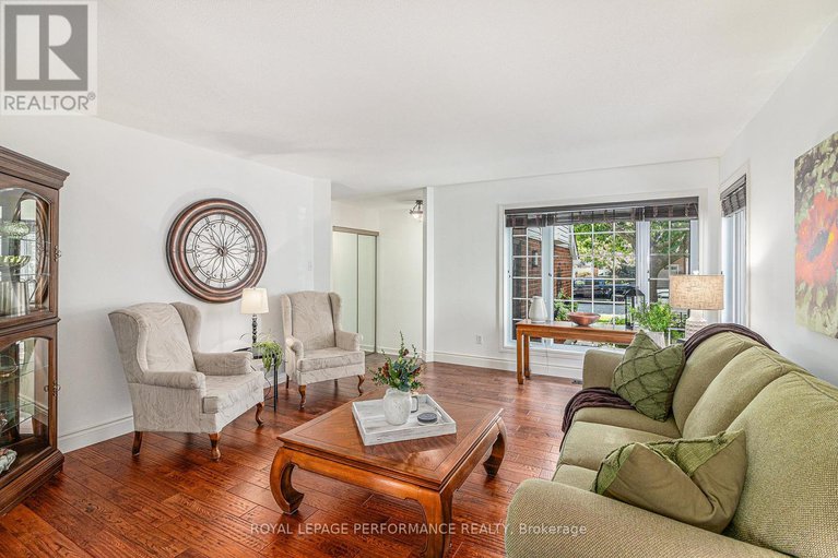 28727243/887-bideford-street/fallingbrookridgemount/ottawa/ontario/K4A2C4_5