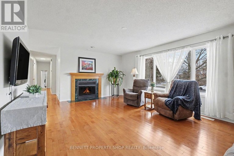 29480863/1262-rousseau-crescent/greely/ottawa/ontario/K4P1B3_4