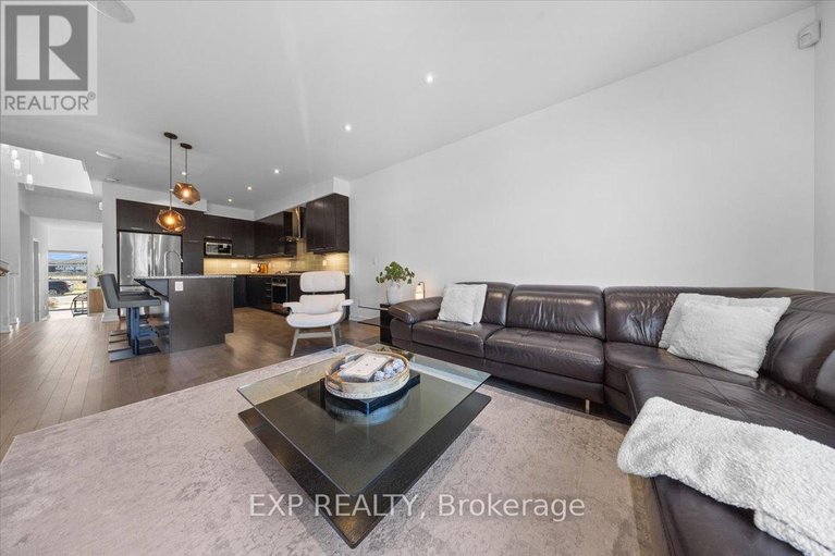 29639799/769-brian-good-avenue/riverside-southgloucester-glen/ottawa/ontario/K4M0E3_12