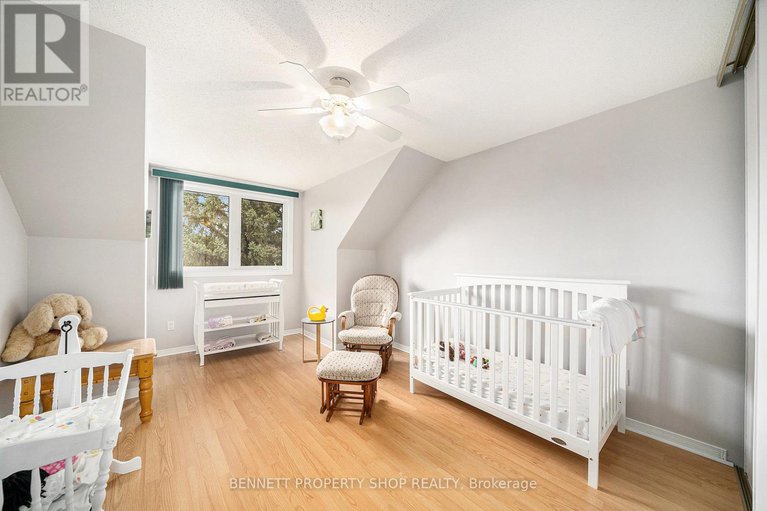 28315762/437-rougemount-crescent/fallingbrookgardenway-south/ottawa/ontario/K4A2Z1_11