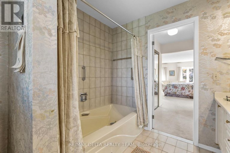 29580108/11-garand-place/urbandale-acres/ottawa/ontario/K1H8M1_22