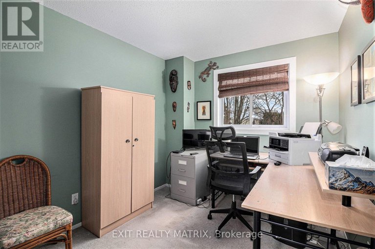 29247214/813-clearcrest-crescent/fallingbrookridgemount/ottawa/ontario/K4A3E8_18