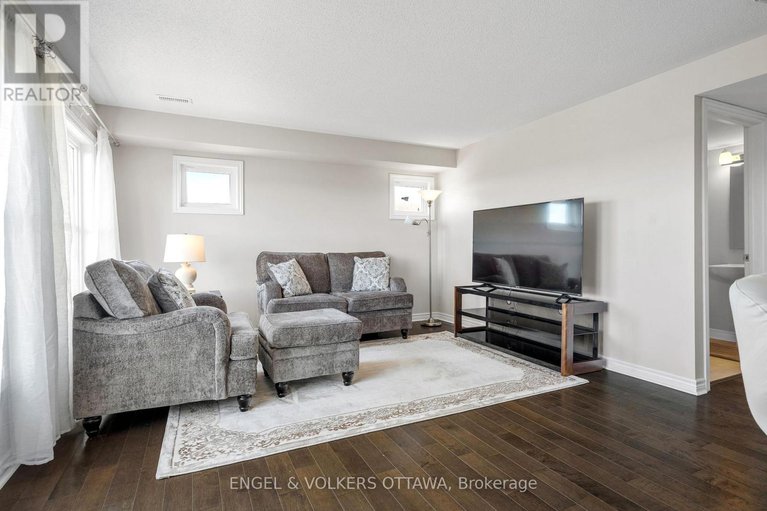 29074491/b-743-magnolia-street/avalon-west/ottawa/ontario/K4A1B7_3
