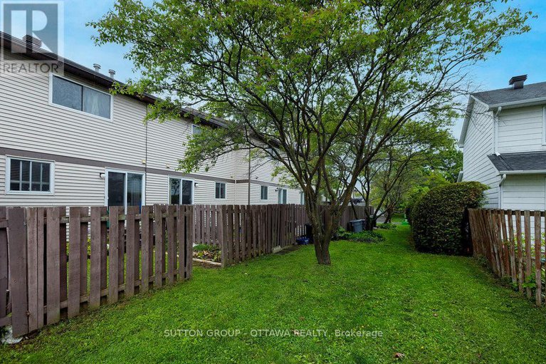 28553457/1951-greenvale-lane/chateauneuf/ottawa/ontario/K1C6E2_31
