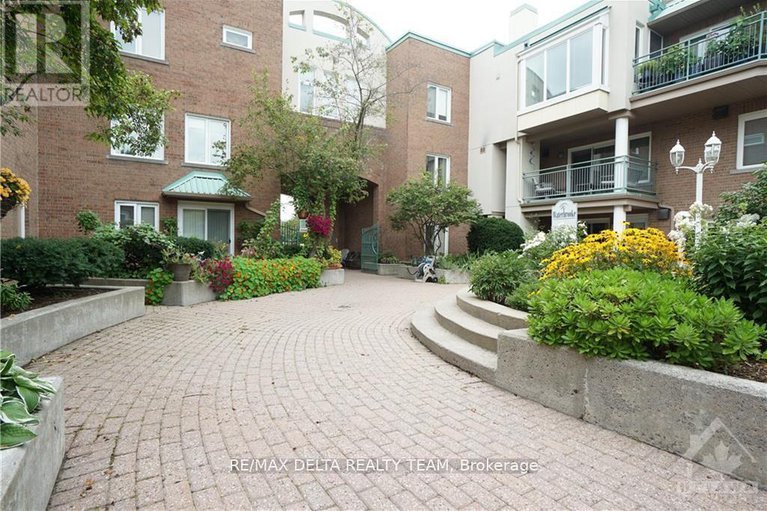 28176941/302a-62-donald-street/overbrook/ottawa/ontario/K1K1N2_2