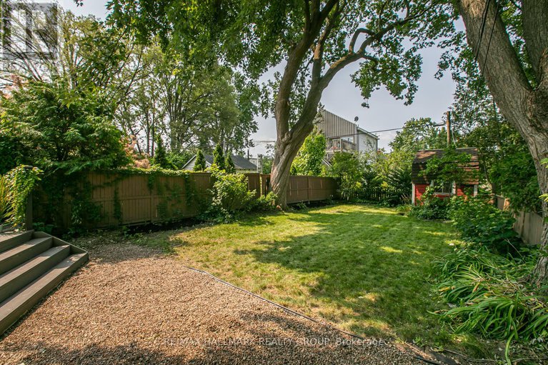 28437104/636-chapel-street/sandy-hill/ottawa/ontario/K1N7Z9_25