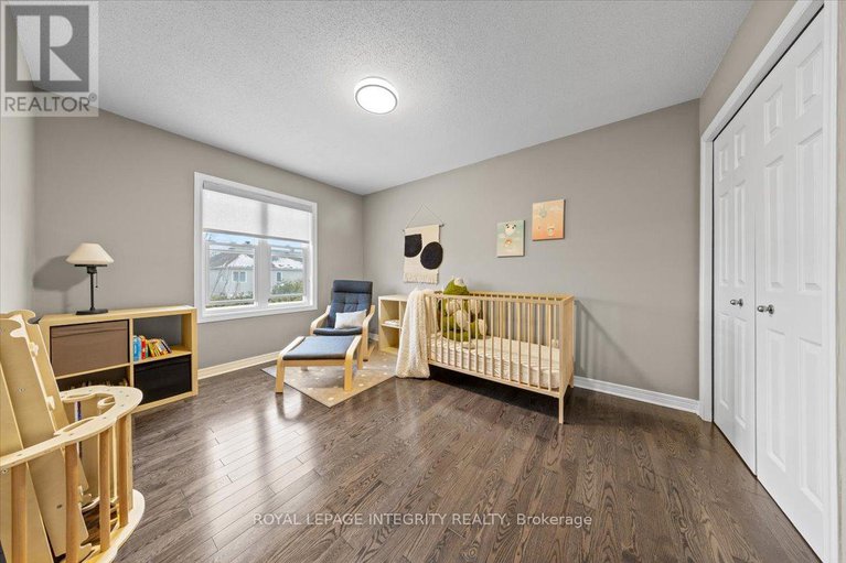 29259363/32-eliza-crescent/stittsville-south/ottawa/ontario/K2S2A3_30