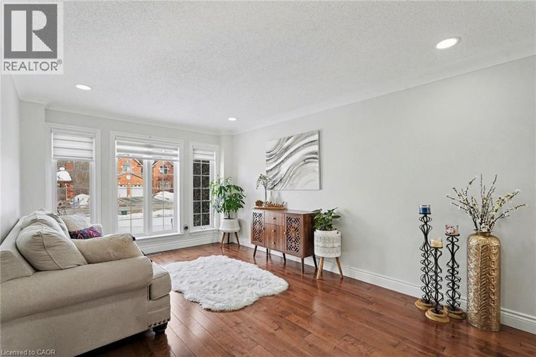 29442600/106-knudson-drive/kanata/ontario/K2K2L5_11