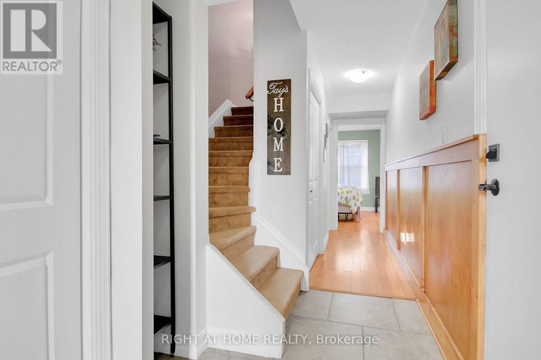 28284390/5-moorside-private/carleton-heights/ottawa/ontario/K2C3P4_4