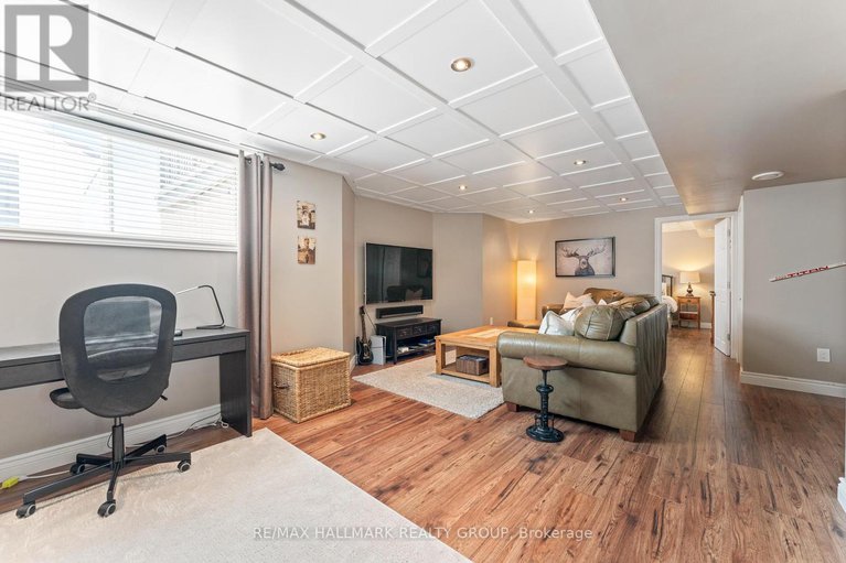 28460424/182-felicity-crescent/mer-bleuebradley-estatesanderson-park/ottawa/ontario/K1W0C2_37
