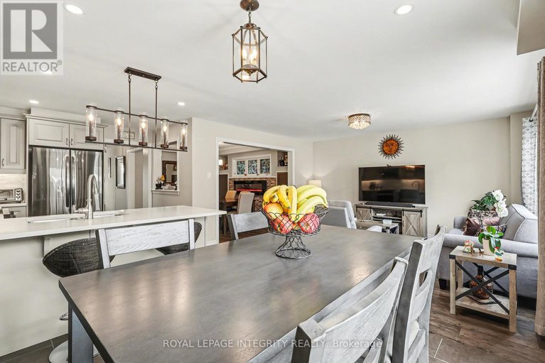 29390645/536-arum-terrace/avalon-west/ottawa/ontario/K4A1E6_14