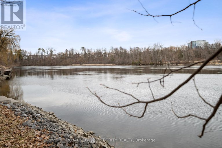 29319592/2061-prince-of-wales-drive/rideau-heightsrideau-river/ottawa/ontario/K2E7A4_3