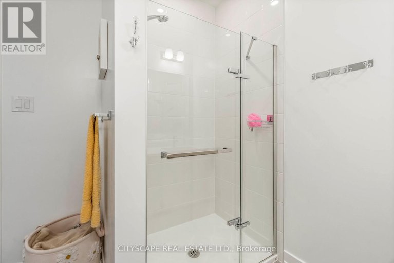 29634385/617-kenabeek-terrace/riverside-southgloucester-glen/ottawa/ontario/K4M0B3_29