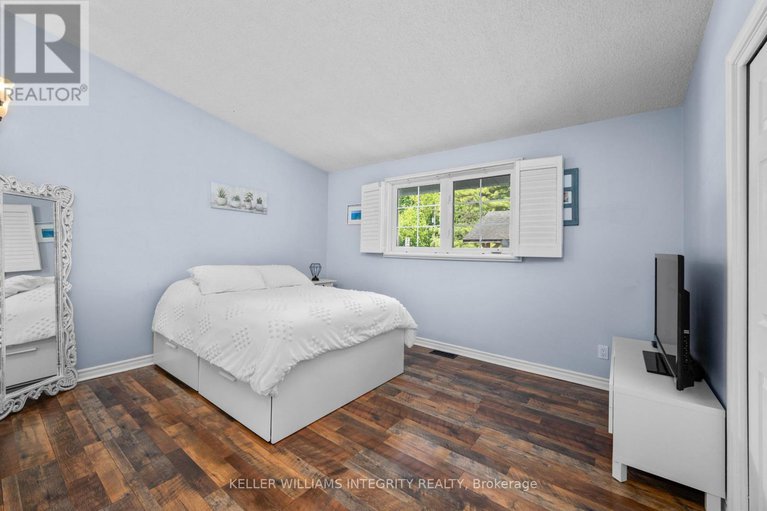 28054829/3-briarcliffe-drive/rothwell-heights/ottawa/ontario/K1J6E3_28