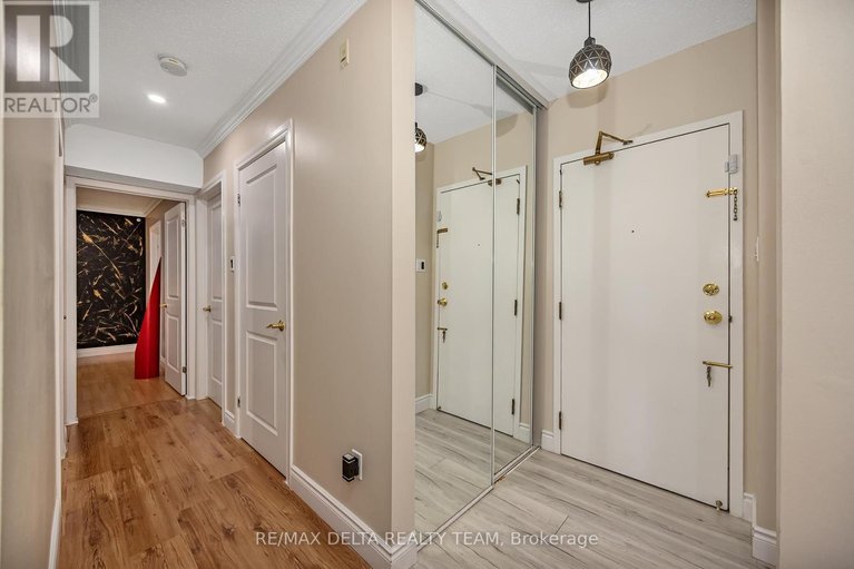 29650588/119-318-lorry-greenberg-drive/hunt-club-parkgreenboro/ottawa/ontario/K1T2R5_21