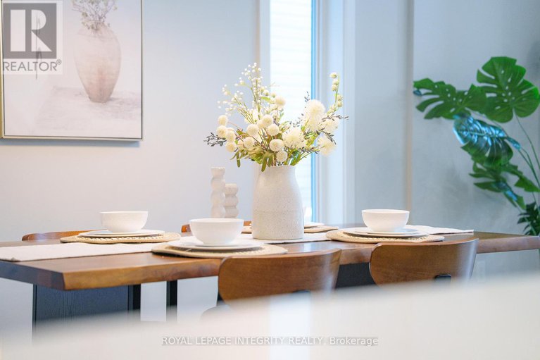 29227761/1078-lunar-glow-crescent/riverside-southgloucester-glen/ottawa/ontario/K4M0J8_17