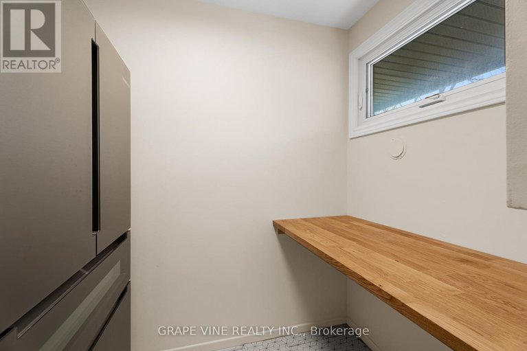 28257393/29-655-richmond-road/woodroffe/ottawa/ontario/K2A3Y3_17