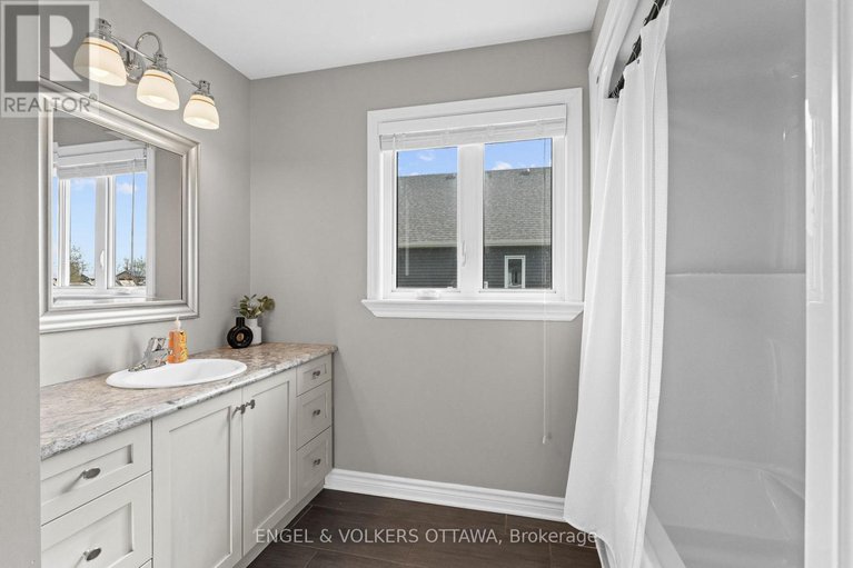 28348542/5567-lombardy-drive/osgoode/ottawa/ontario/K0A2W0_26
