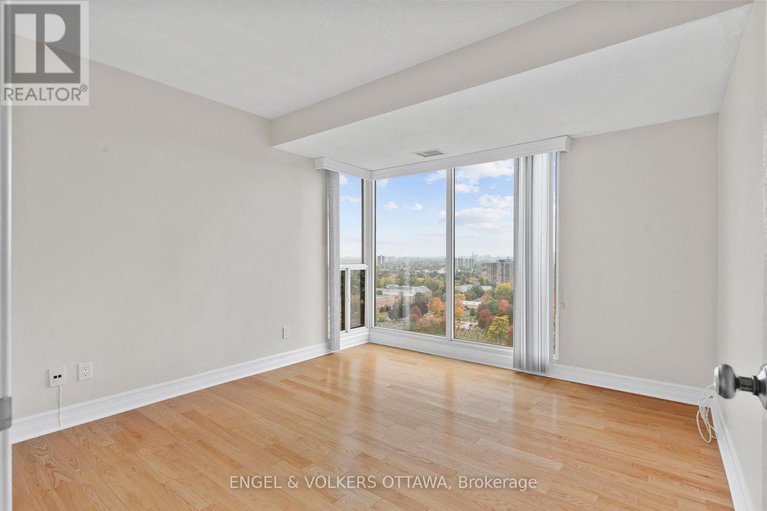 28971106/1604-545-st-laurent-boulevard/viscount-alexander-park/ottawa/ontario/K1K4H9_25