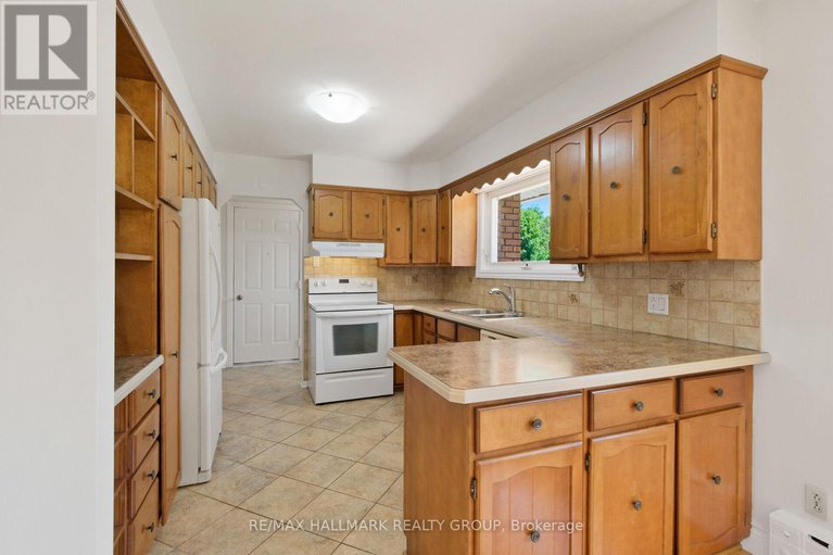 28379046/1399-aurele-street/pineview/ottawa/ontario/K1B3L4_18