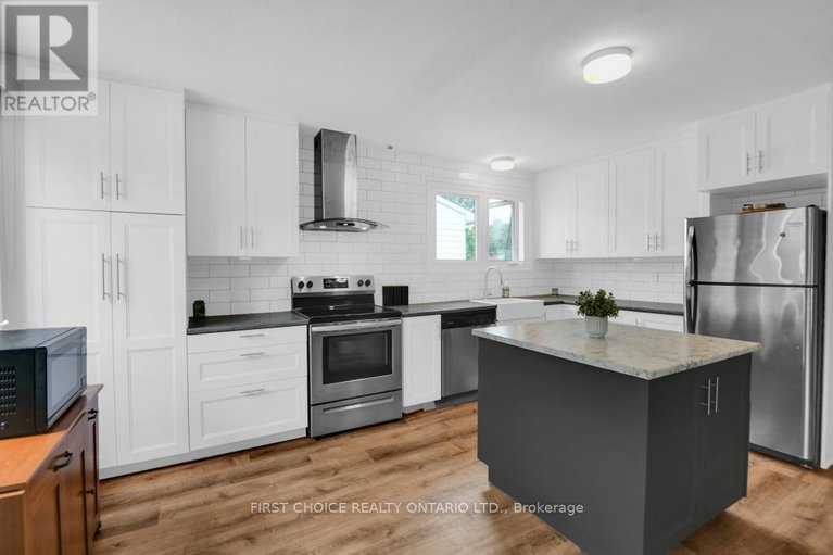 28184849/44-oberon-street/westcliffe-estates/ottawa/ontario/K2H7X8_14
