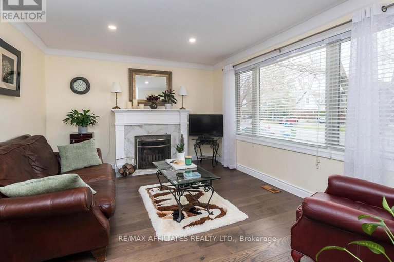 28591498/1941-haig-drive/elmvale-acres/ottawa/ontario/K1G2J9_3