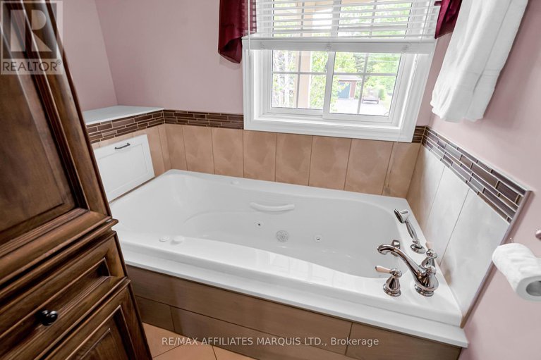 28494873/18227-oak-drive/south-glengarry-charlottenburgh-twp/south-glengarry/ontario/K0C2J0_20