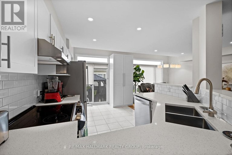 29645627/339-brigitta-street/emerald-meadowstrailwest/ottawa/ontario/K2S0H9_13