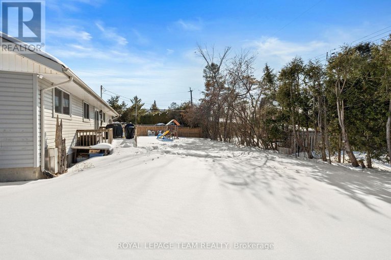 29381765/5286-hillcrest-drive/manotick-long-island-nicholls-island/ottawa/ontario/K4M1E9_31