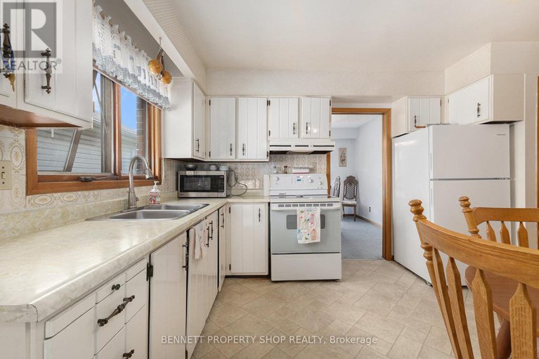 28615266/1219-vancouver-avenue/ellwood/ottawa/ontario/K1V6V2_9