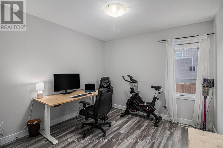 29595953/8-brittany-street/north-stormont-finch-twp/north-stormont/ontario/K0A1R0_17