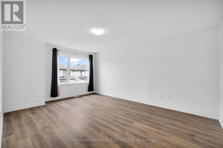 28451825/276-big-dipper-street/riverside-southgloucester-glen/ottawa/ontario/K4M0J6_21