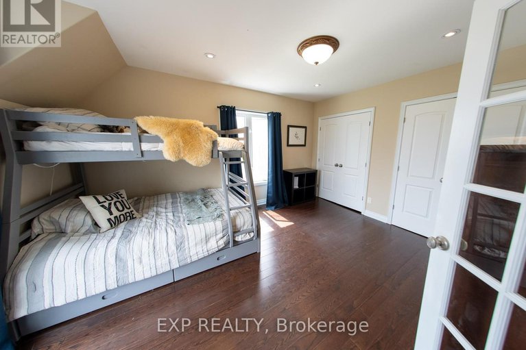 28403297/2754-eagleson-road/btwn-franktown-rd-fallowfield-rd/ottawa/ontario/K2S1B8_37